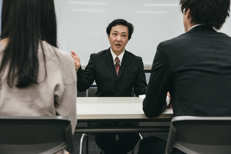 面接官がチェックしている面接時の服装のポイントは？