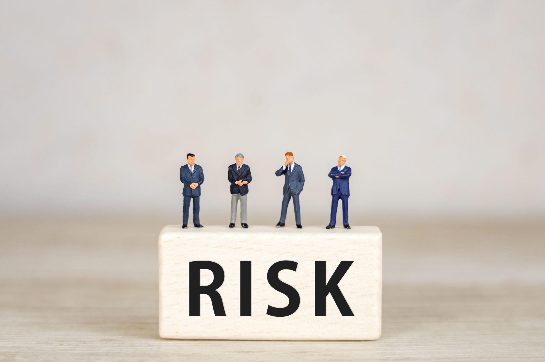 転職エージェントを使わないリスク